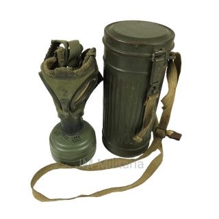 Wehrmacht (Heer) Gasmask, Canister And Carrying Straps