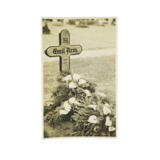 Grave Photo – 11 Years Old Killed Soldier