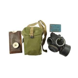 British Lightweight Respirator And Carrying Bag With Contents – Dated 1943