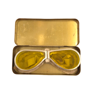 British Dispatch Rider’s Goggles in metal box 1943
