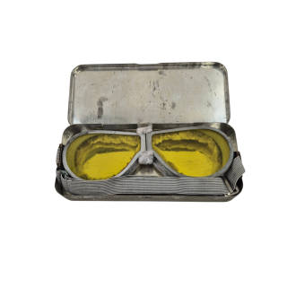 British Dispatch Rider’s Goggles in metal box 1940
