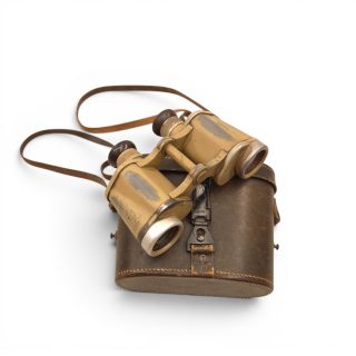 German Binoculars 6×30 – Late-war Tan painted, with leather carrying case