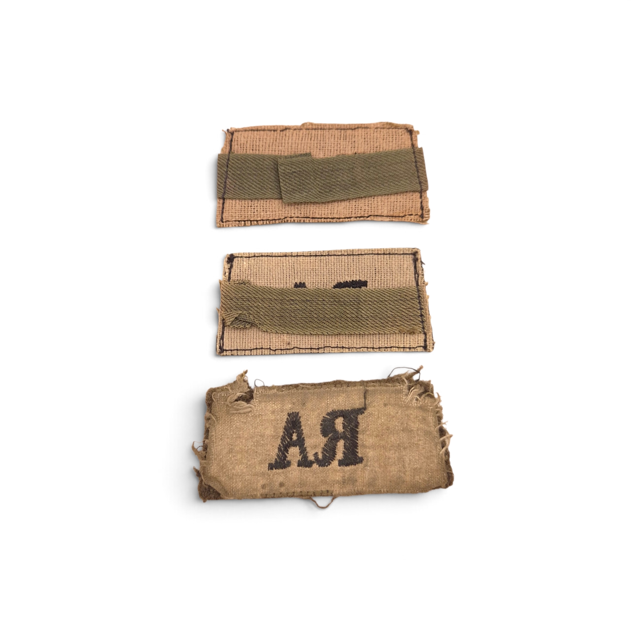 Royal Artillery embroidered slip-on shoulder titles - Image 2