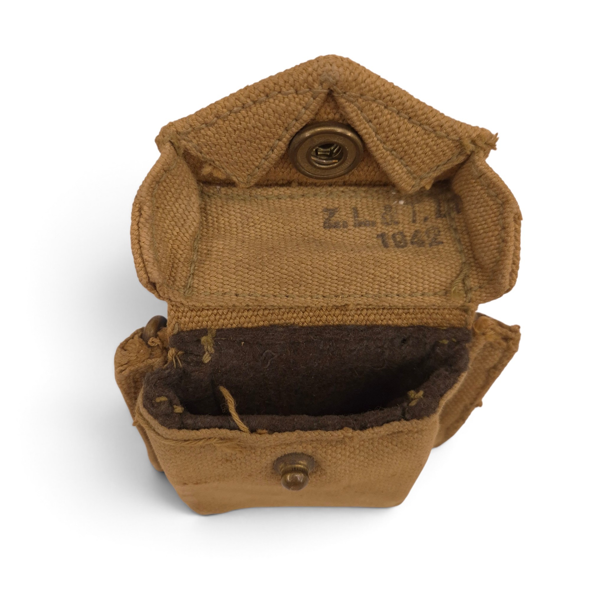Canadian P37 Web Equipment Grouping - Image 12