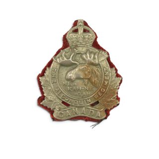 Algonquin Regiment – Cap badge with backing