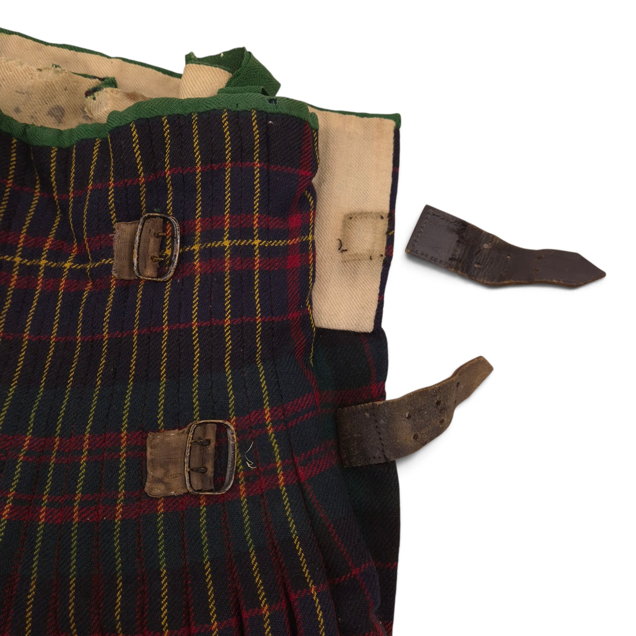 Cameron Highlanders Kilt - Cameron of Erracht tartan - Image 4