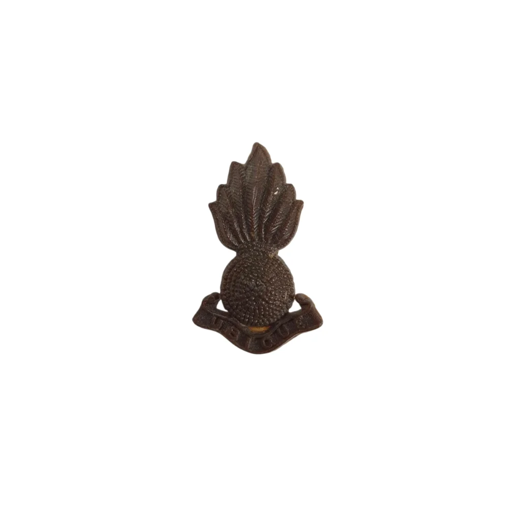 Royal Artillery - Plastic cap badge