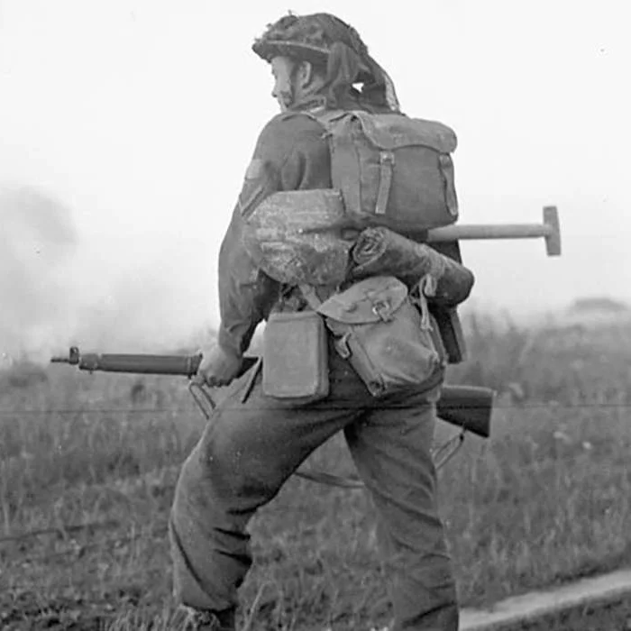 Canadian Light Respirator with bag - ZL&T 1943 - Image 15