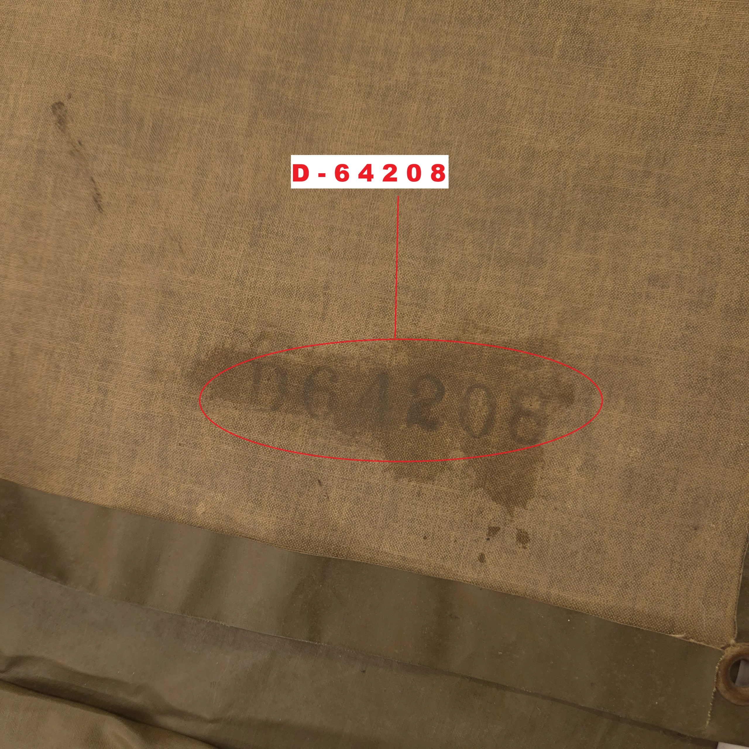 Fusiliers de Mont-Royal (D-64208) - Canadian Raincape / Poncho 1942 - Image 2