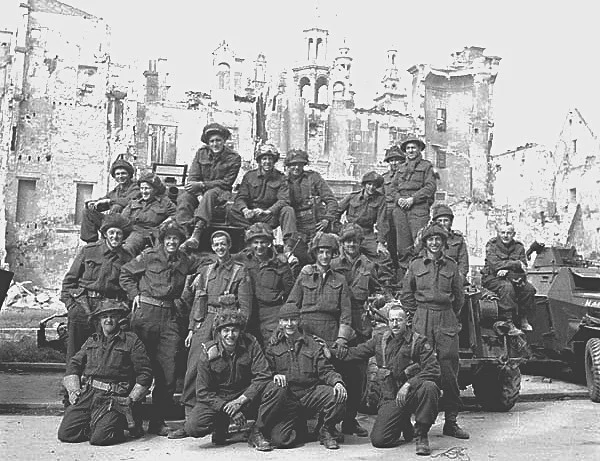 17th Duke of York's -  Printed shoulder title - Image 3