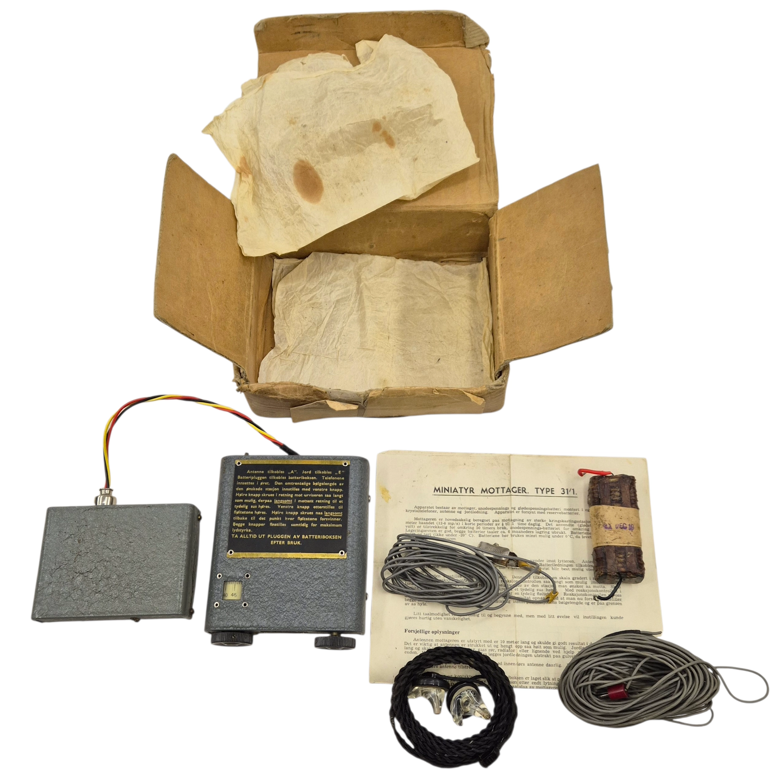 SOE Clandestine Radio Receiver – Type 31/1 Sweetheart