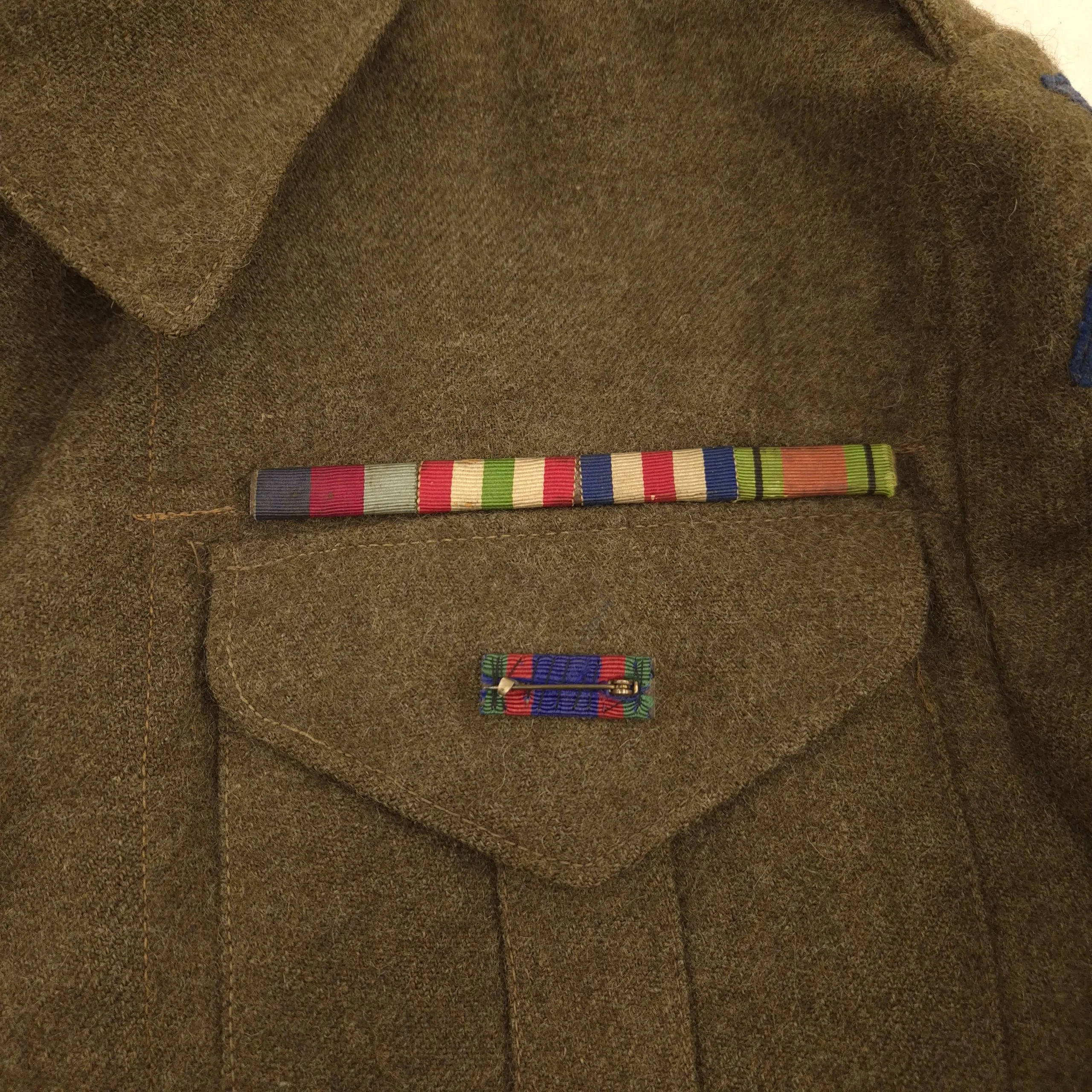 Calgary (Tank) Regiment, 14 CAR - BD Jacket and Beret 1944 - Image 14