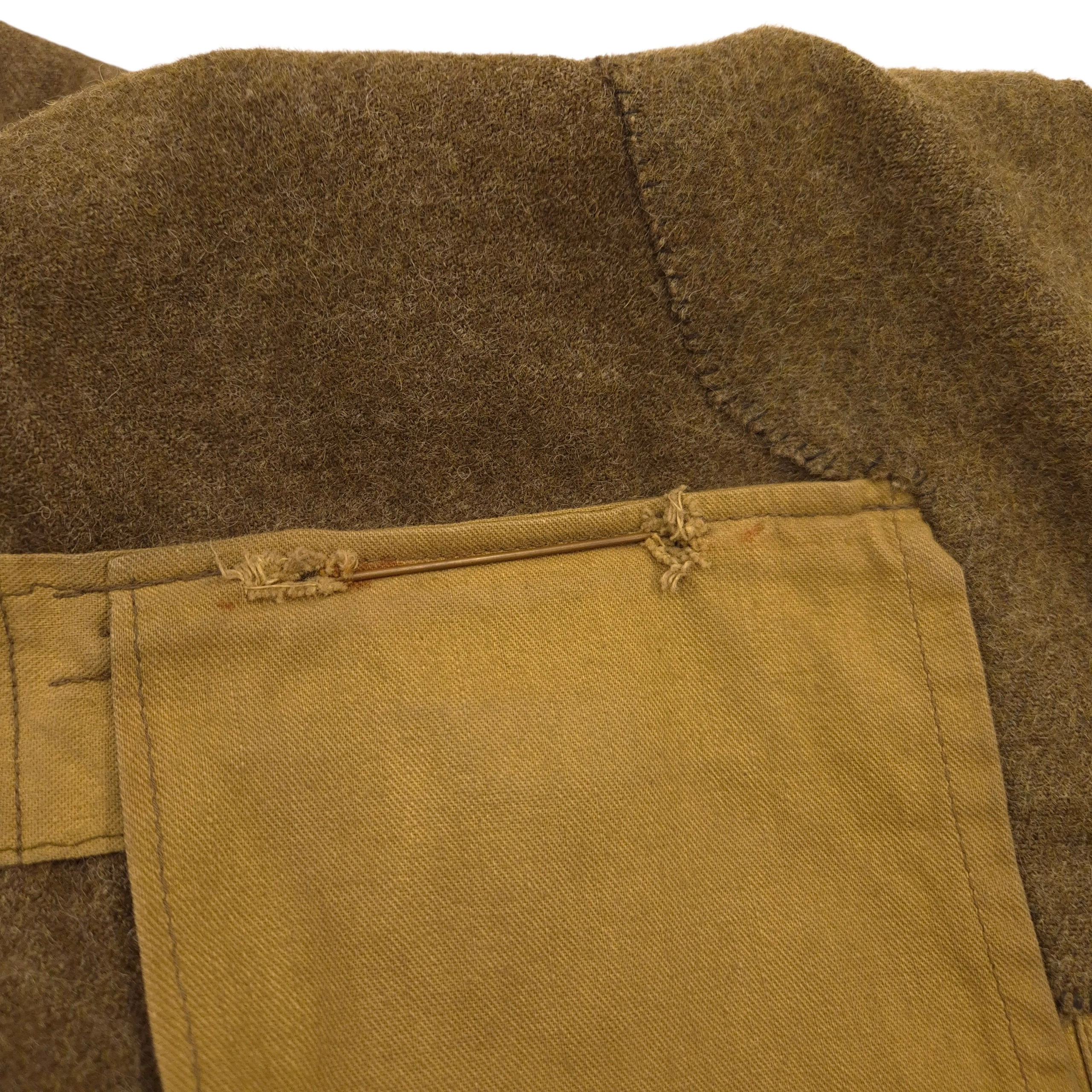 Calgary (Tank) Regiment, 14 CAR - BD Jacket and Beret 1944 - Image 15