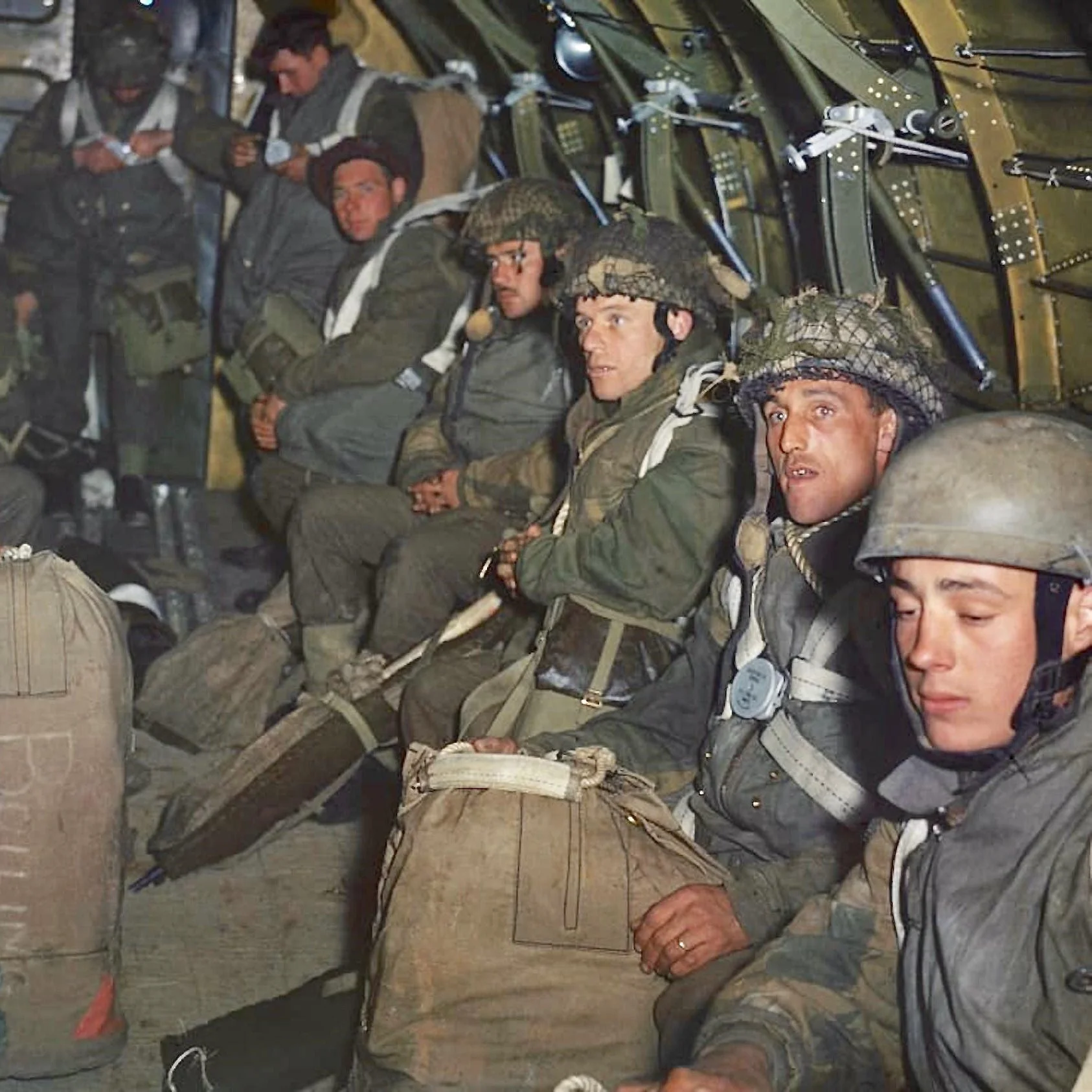 British (Airborne) Denison Smock - Date 1945 - Image 15