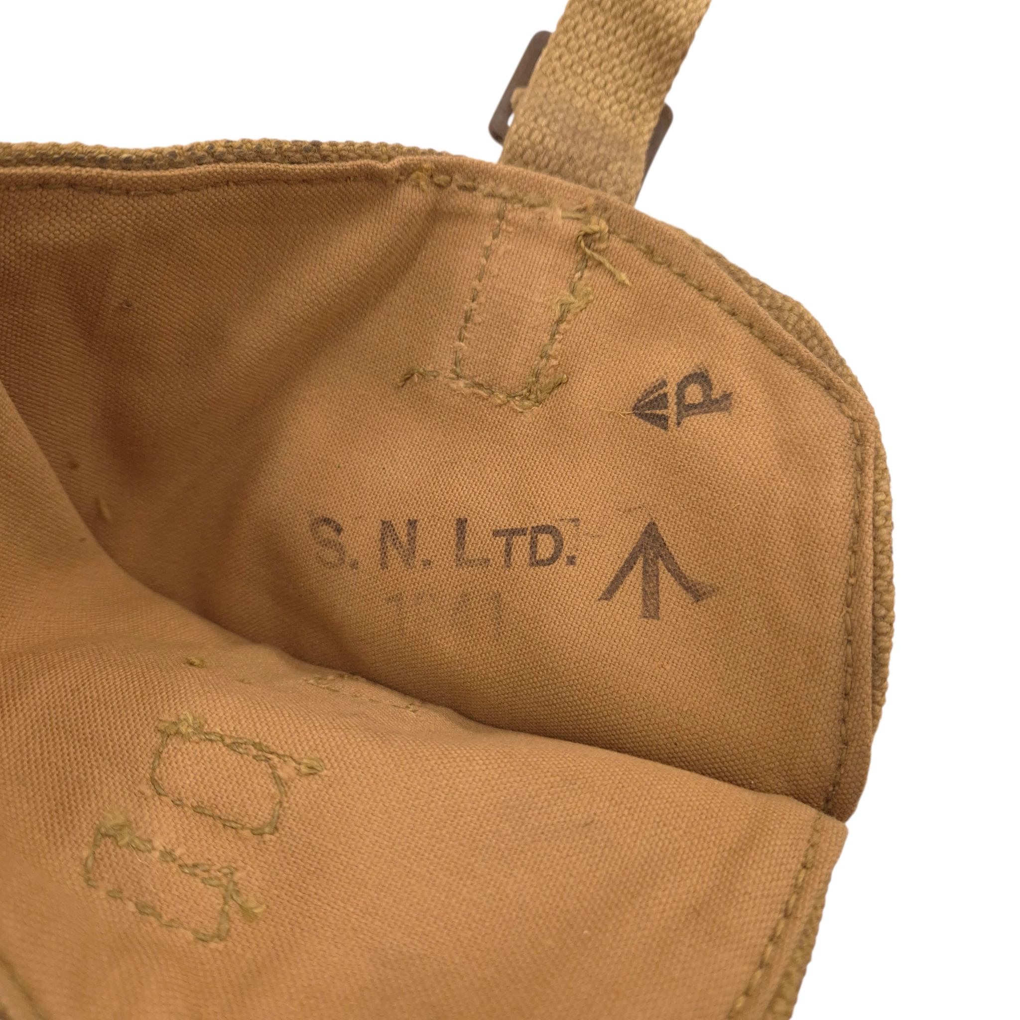 British P37 Web Carrier for Entrenchingtool - 1941 - Image 3