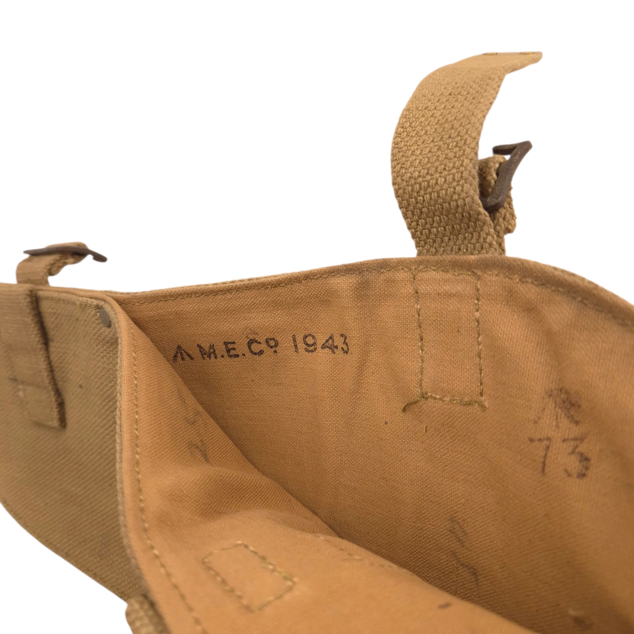 British P37 Web Carrier for Entrenchingtool - 1943 - Image 2